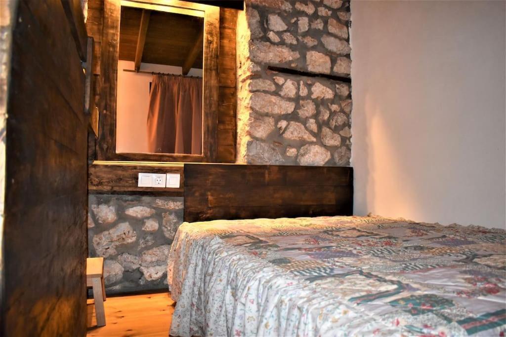 Μικρή Πέτρινη Μεζονέτα 2 Villa Lílaia Eksteriør billede