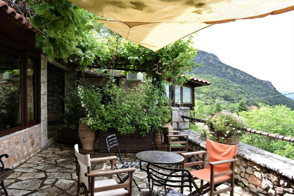 Μικρή Πέτρινη Μεζονέτα 2 Villa Lílaia Eksteriør billede