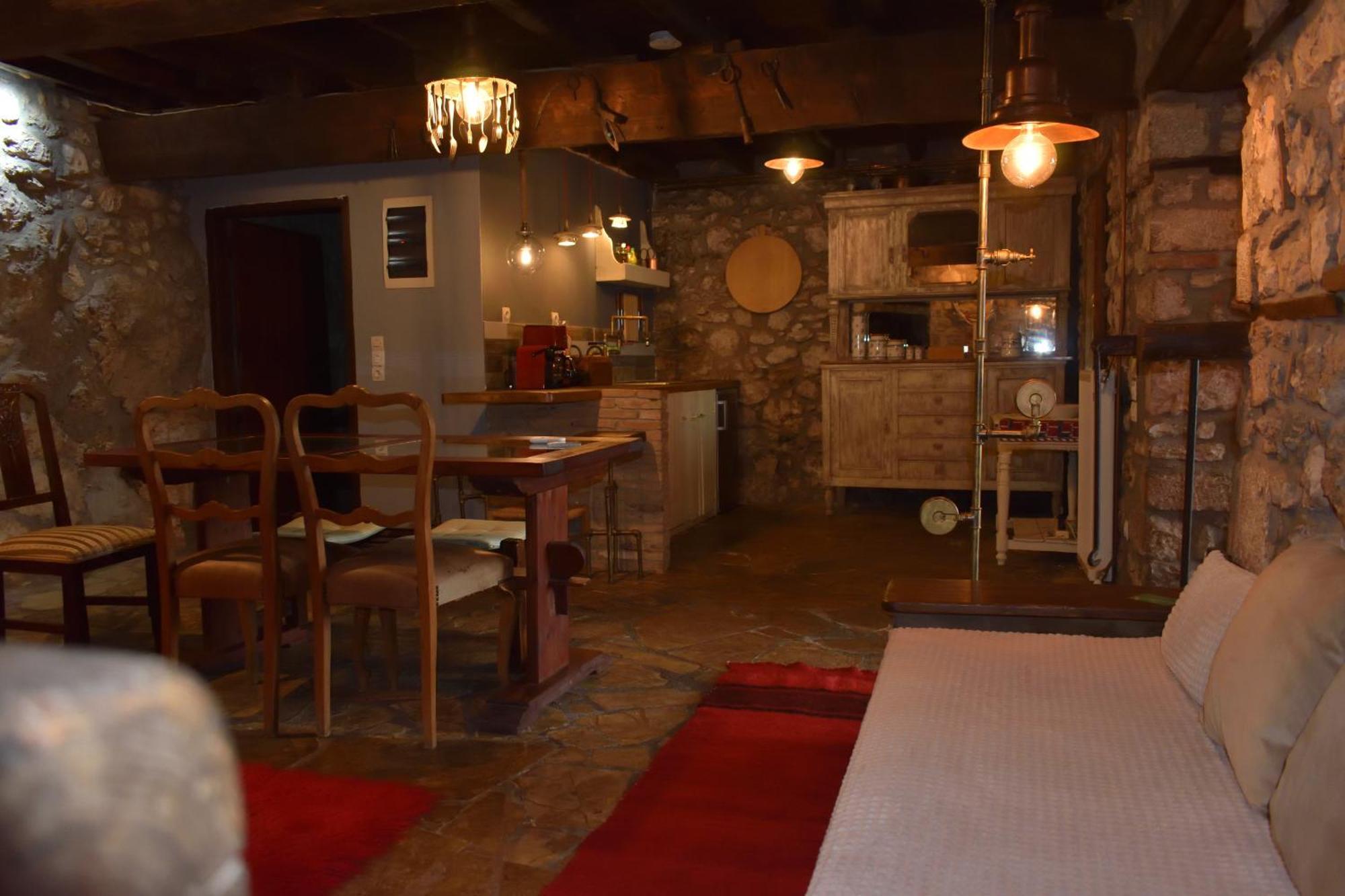 Μικρή Πέτρινη Μεζονέτα 2 Villa Lílaia Eksteriør billede