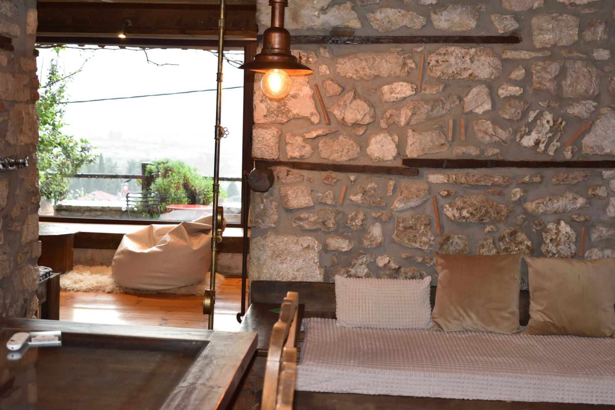 Μικρή Πέτρινη Μεζονέτα 2 Villa Lílaia Eksteriør billede